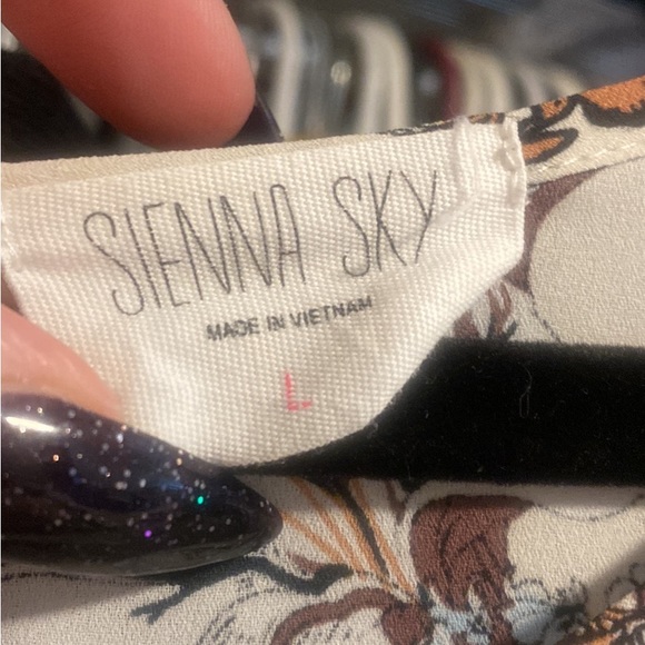 Sienna sky women’s large blouse - Picture 2 of 3